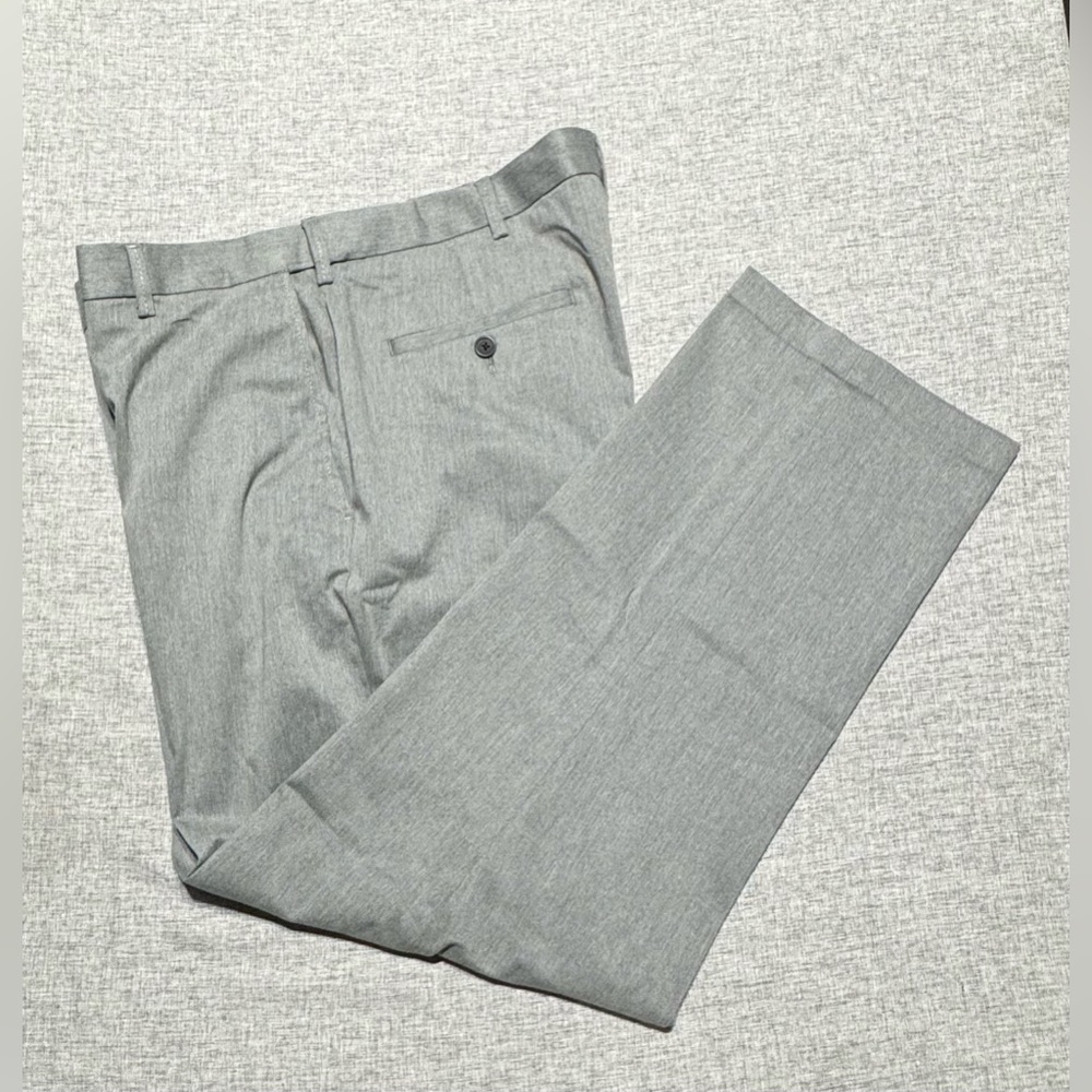 Haggar Men’s Premium No Iron Pant Classic Fit Grey Dress Pants Size 36x30